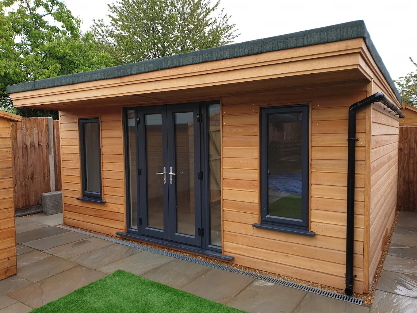 Cedar-clad garden room built by Jonner Construction
